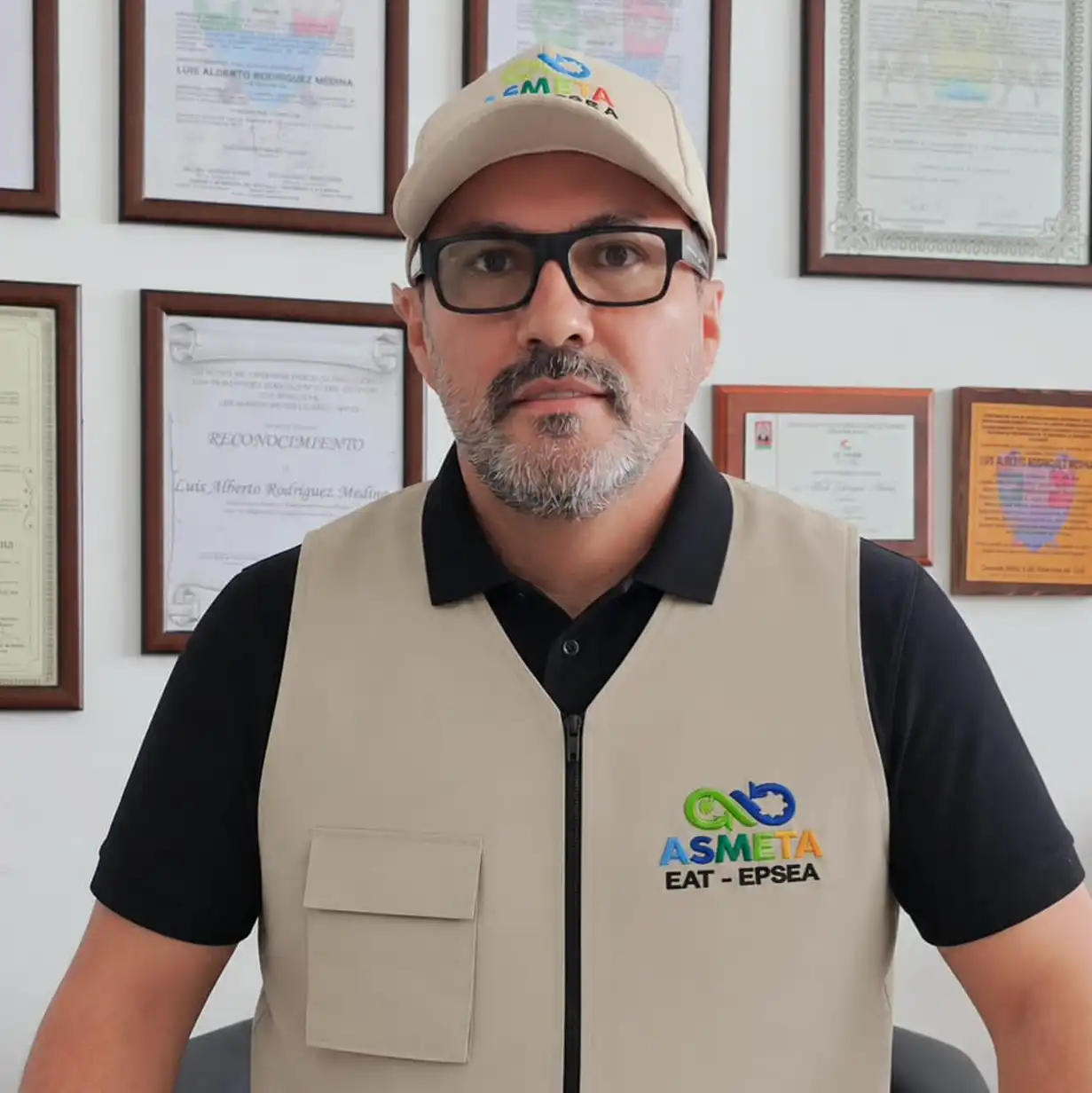 Fotografía oficial del Director Ejecutivo de ASMETA, Luis Alberto Rodríguez.