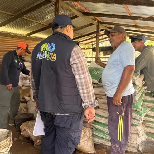 Equipo de ASMETA acompañando a productores para impulsar el desarrollo rural en el Meta